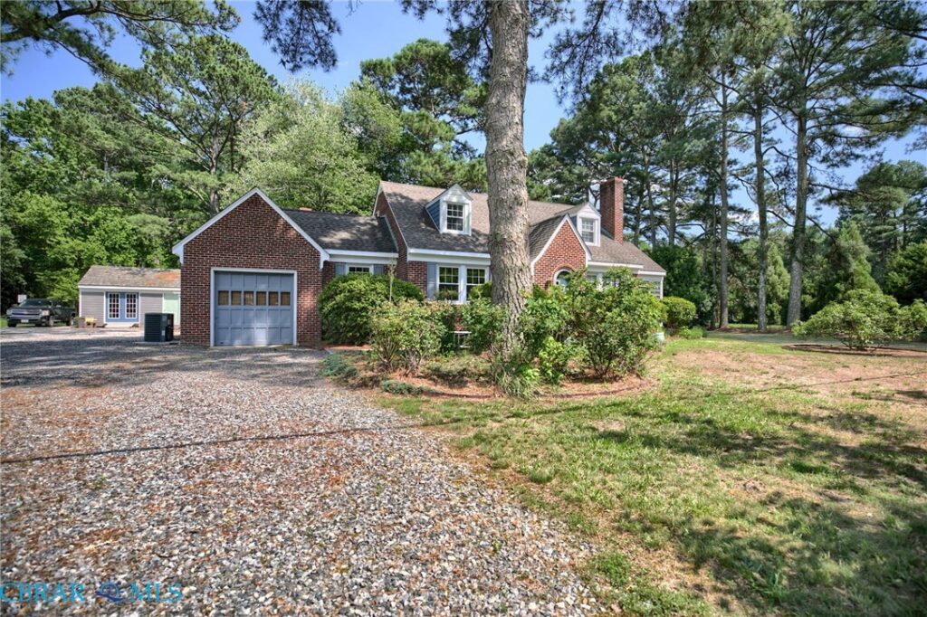 1326 Cricket  Hill Road